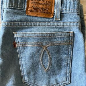 Vintage Levi's Men's blue soft denim Jeans. Brown tag